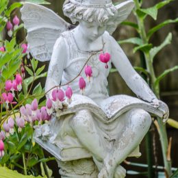2016-Garden-art-or-garden-sculpture