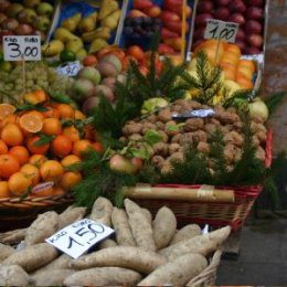 Italy Fruits and Nuts
